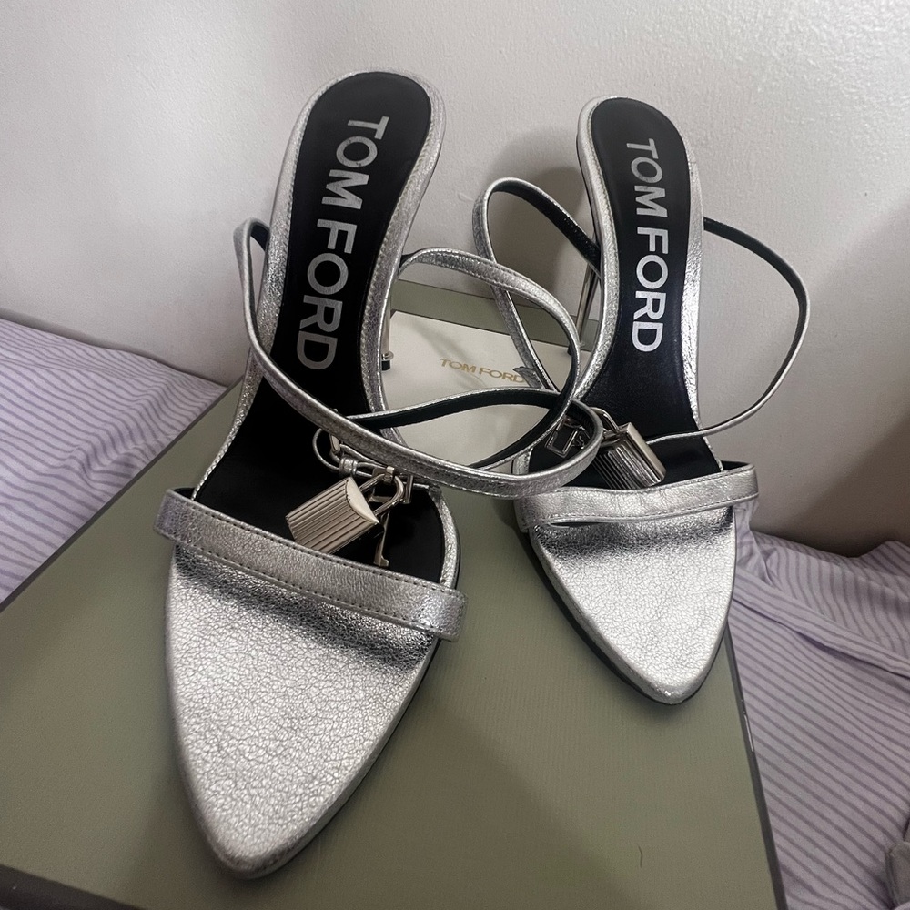 Tom Form padlock stiletto heels